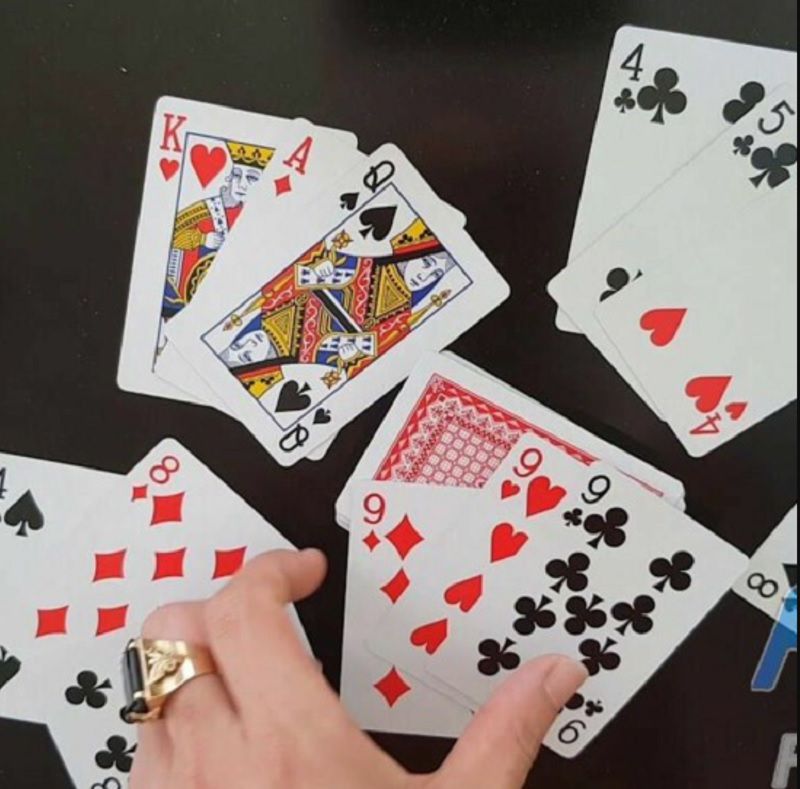 Chơi Liêng có tính đồng chất không?